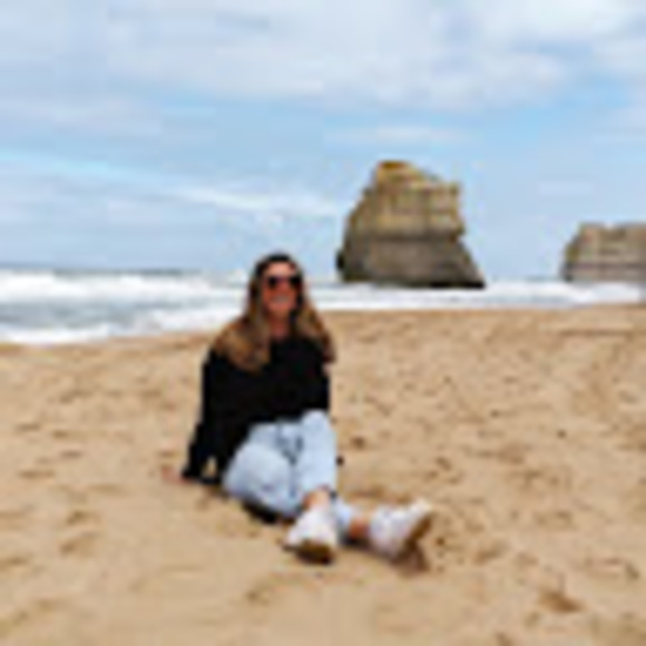 Meet your Posher, Noelle - Picture 1 of 1